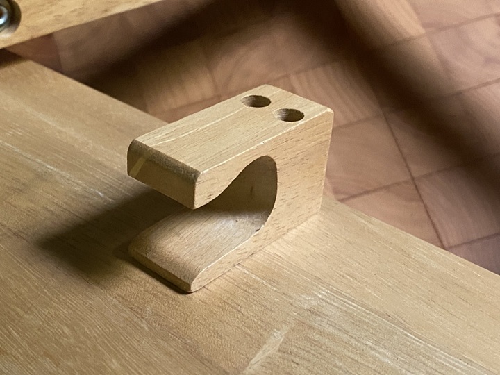 コの字型のパーツ