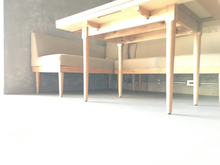 熱海のダイニングテーブル