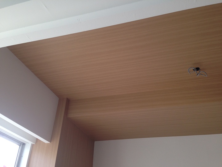 プロの張った壁紙