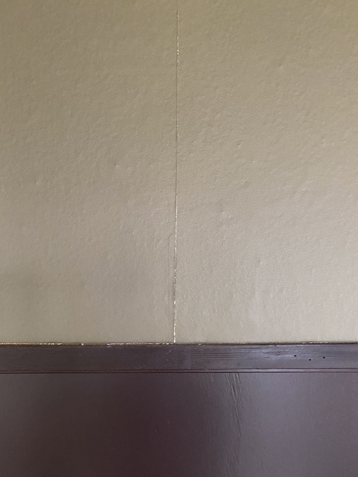 壁紙にできたスキマ