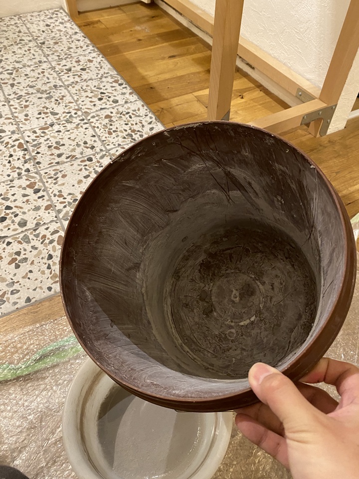 カラになったバケツ