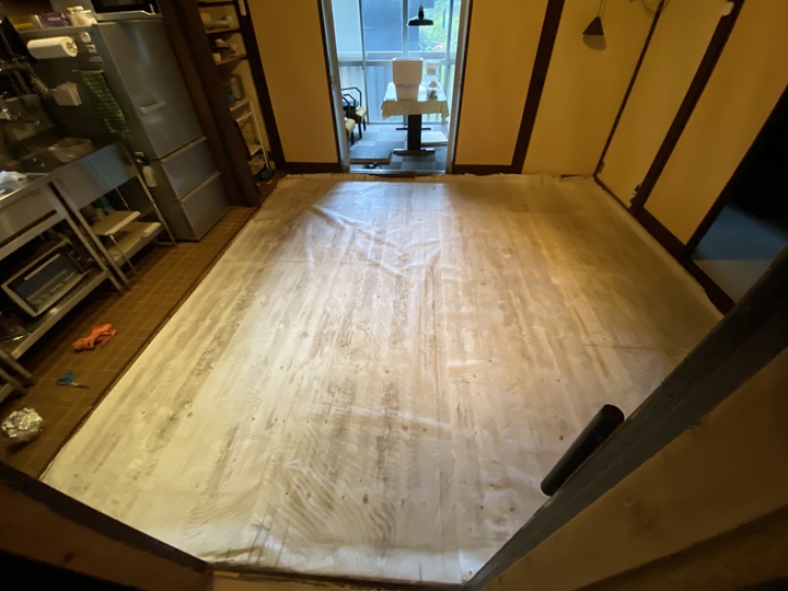 裏返した透湿防水シート