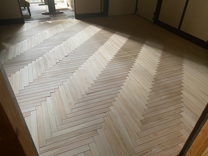 オスモカラーの塗装が済んだ床
