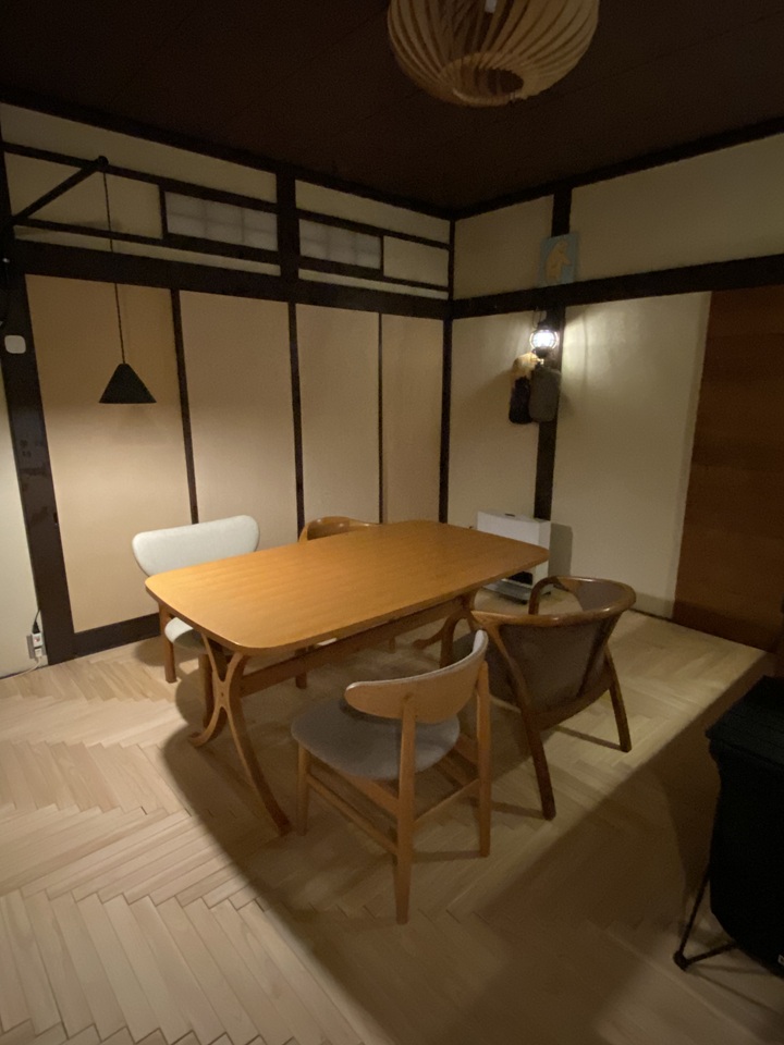 照明改善前の室内