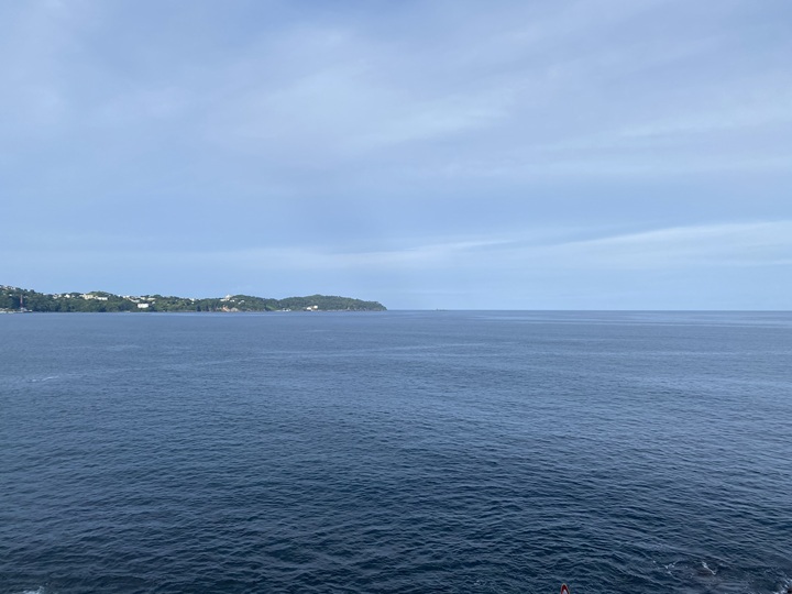 熱海の窓辺