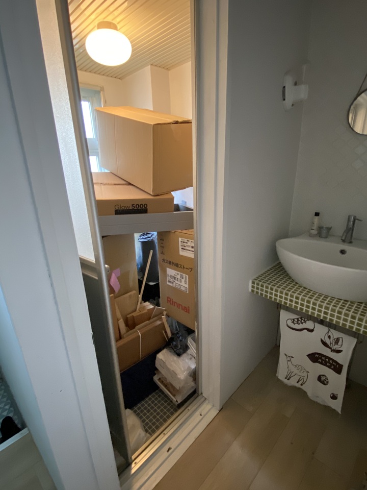 物置になった風呂場